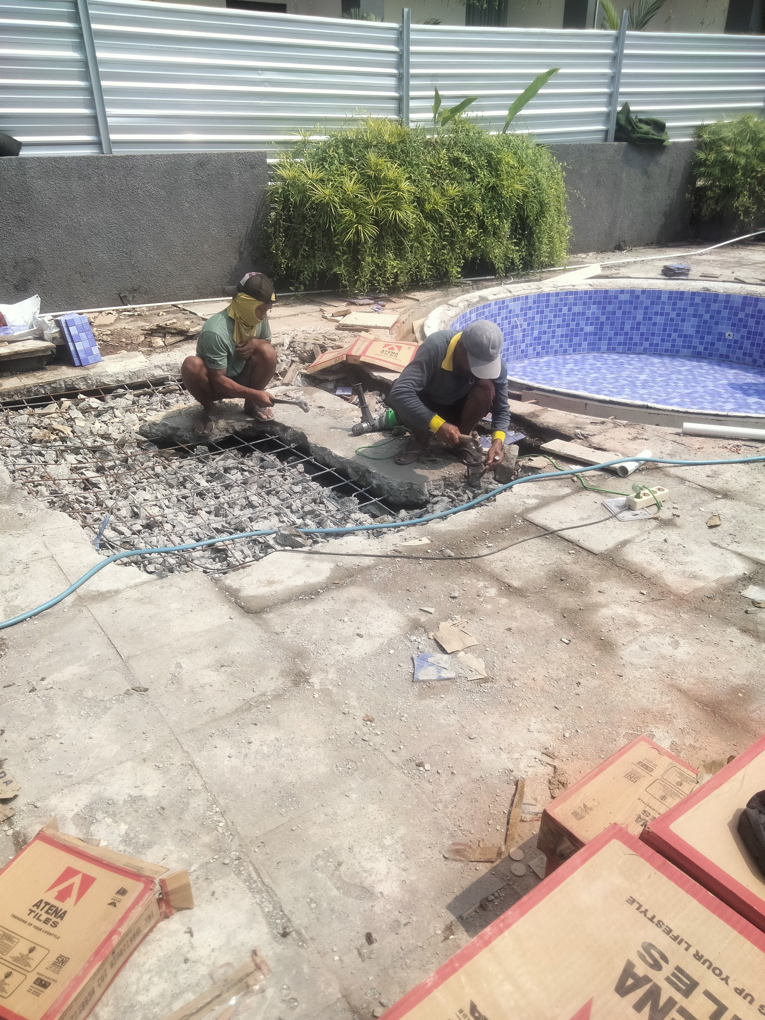 Perbaikan / Renovasi Kolam Renang 1